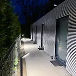 Student House Pawilony